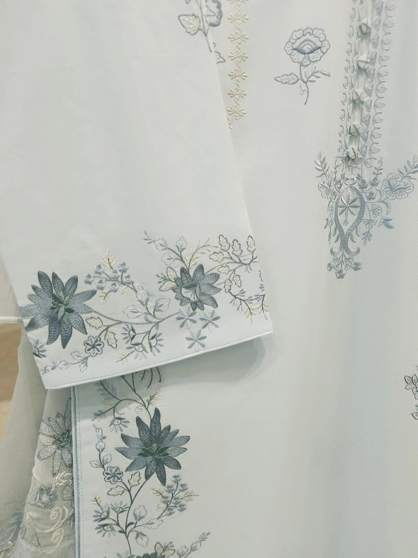 Agha Noor 3 piece - Embroidered Cotton Suit - Chiffon Dupatta