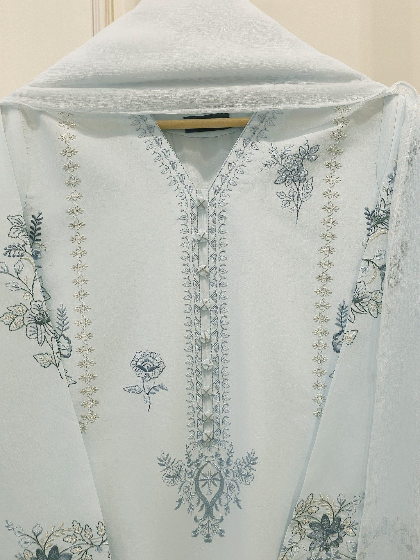 Agha Noor 3 piece - Embroidered Cotton Suit - Chiffon Dupatta
