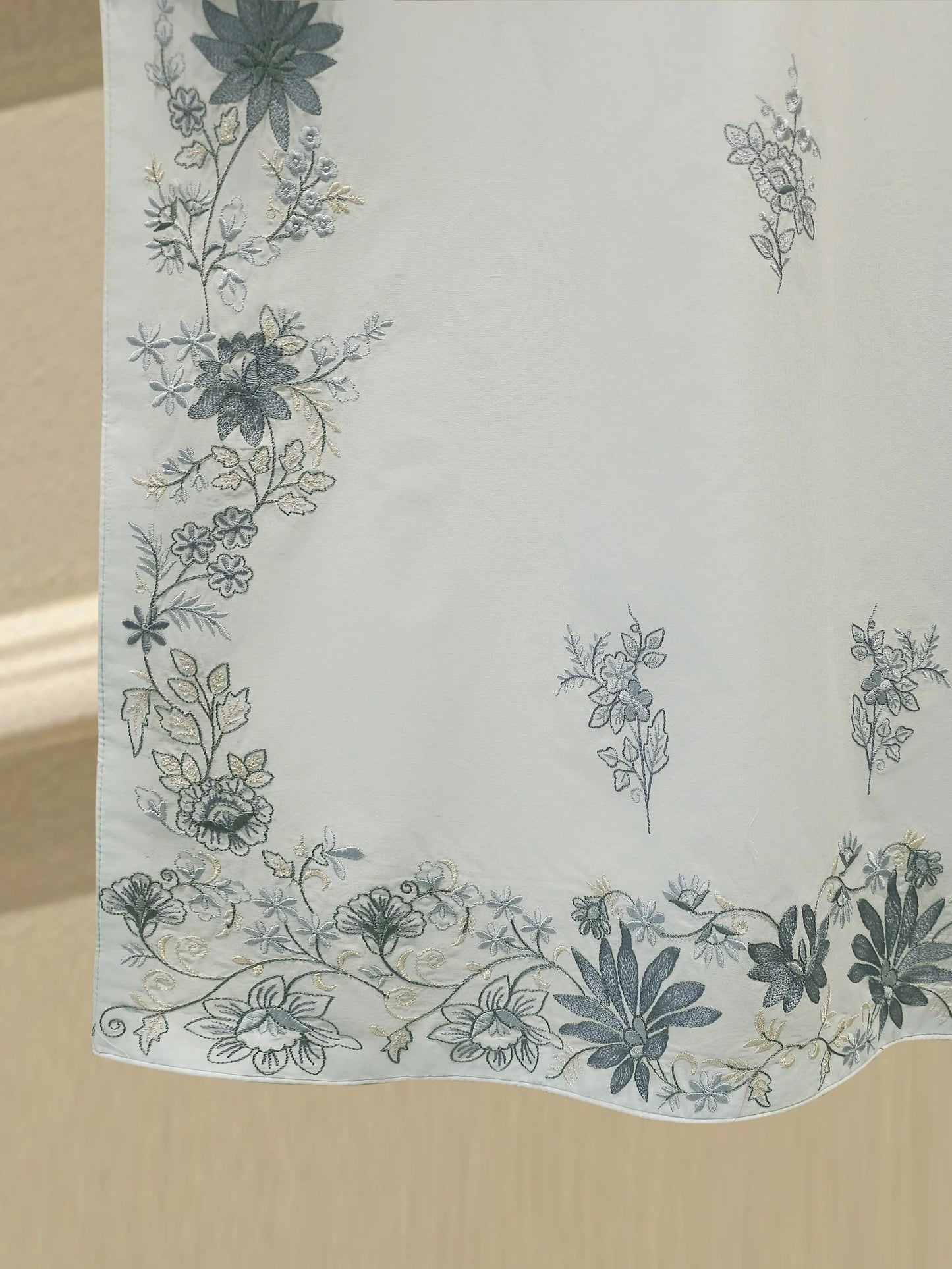 Agha Noor 3 piece - Embroidered Cotton Suit - Chiffon Dupatta