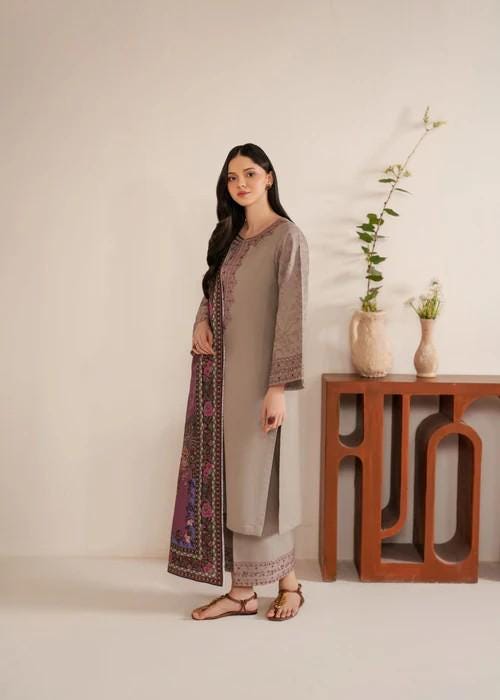 3 piece - Pakistani Designer Embroidered Karandi Suit - Silk Dupatta