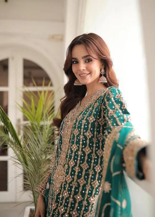 4 Piece Embroidered Chiffon Kurta Set with Potli Bag - Raw Silk Pants - Sea Green