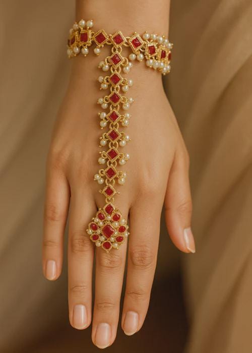 Trendy Back of Hand Angla Finger Bracelet - Adjustable - 1 Piece