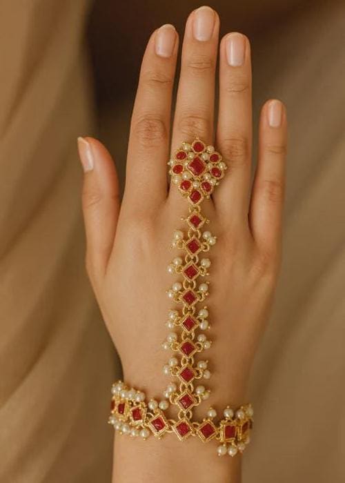 Trendy Back of Hand Angla Finger Bracelet - Adjustable - 1 Piece