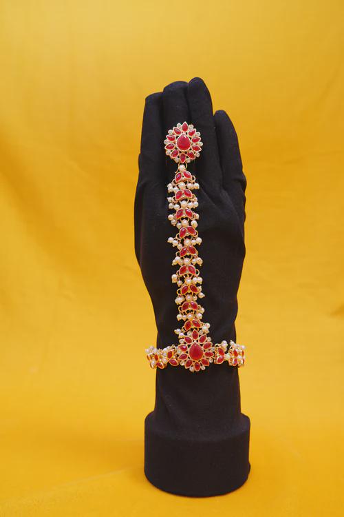 Trendy Back of Hand Angla Finger Bracelet - Adjustable - 1 Piece