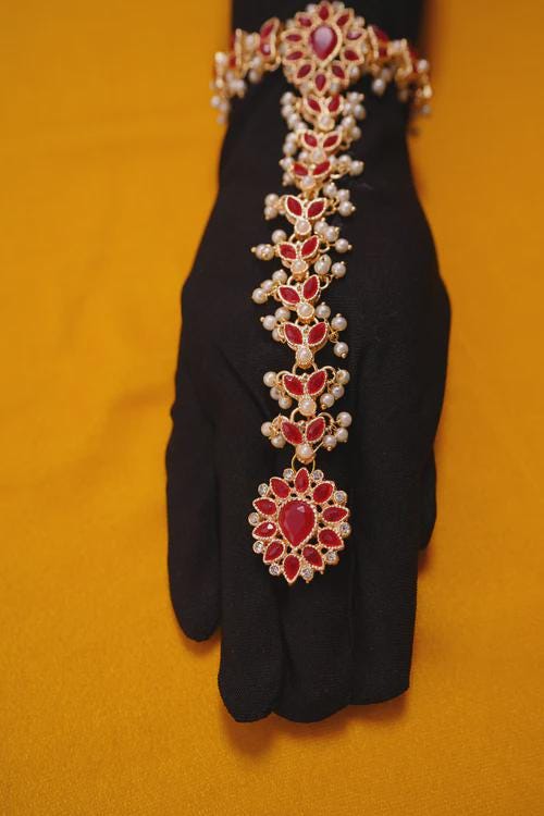 Trendy Back of Hand Angla Finger Bracelet - Adjustable - 1 Piece