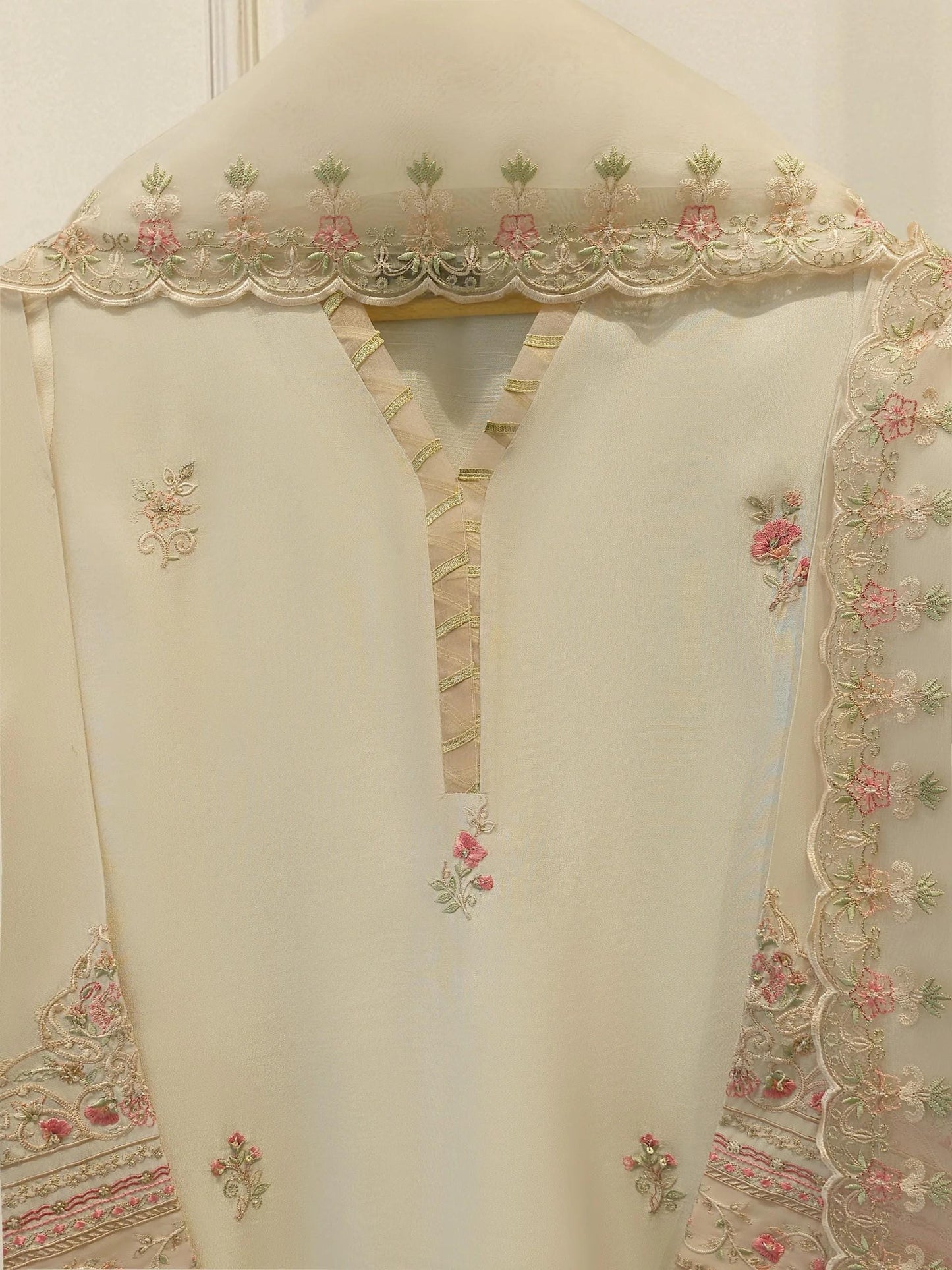 Agha Noor - 3 Piece - Pure Sheesha Silk Embroidered Suit - Off White