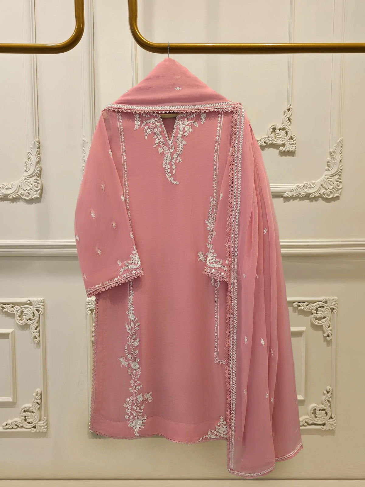 Agha Noor 3 Piece - Pure Embroidered Chiffon Suit (Lining in the Sleeves Too)