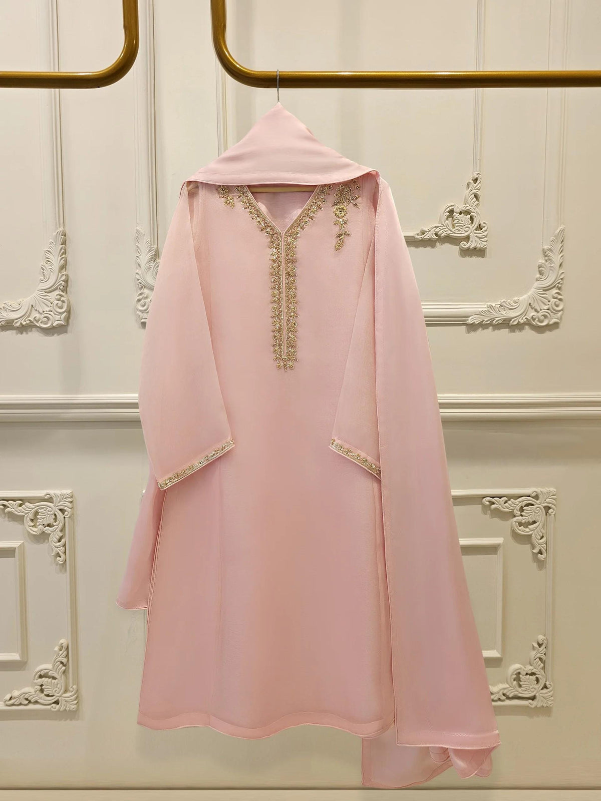 Agha Noor 3 piece - (Size- Small; Chest size - 39 Inches) Pure Organza Embroidered Suit - Charmeuse Silk Dupatta